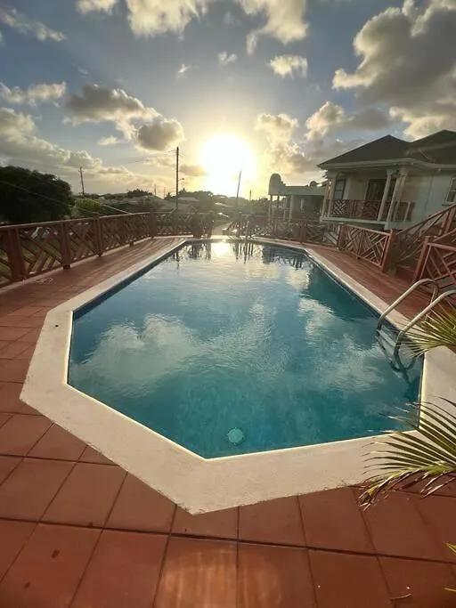 Lovely 2 Bedroom Condo With Wifi In A Quiet Area, 7-10 Minutes Away From Both The Airport And Oistins Christ Church Apartamento
