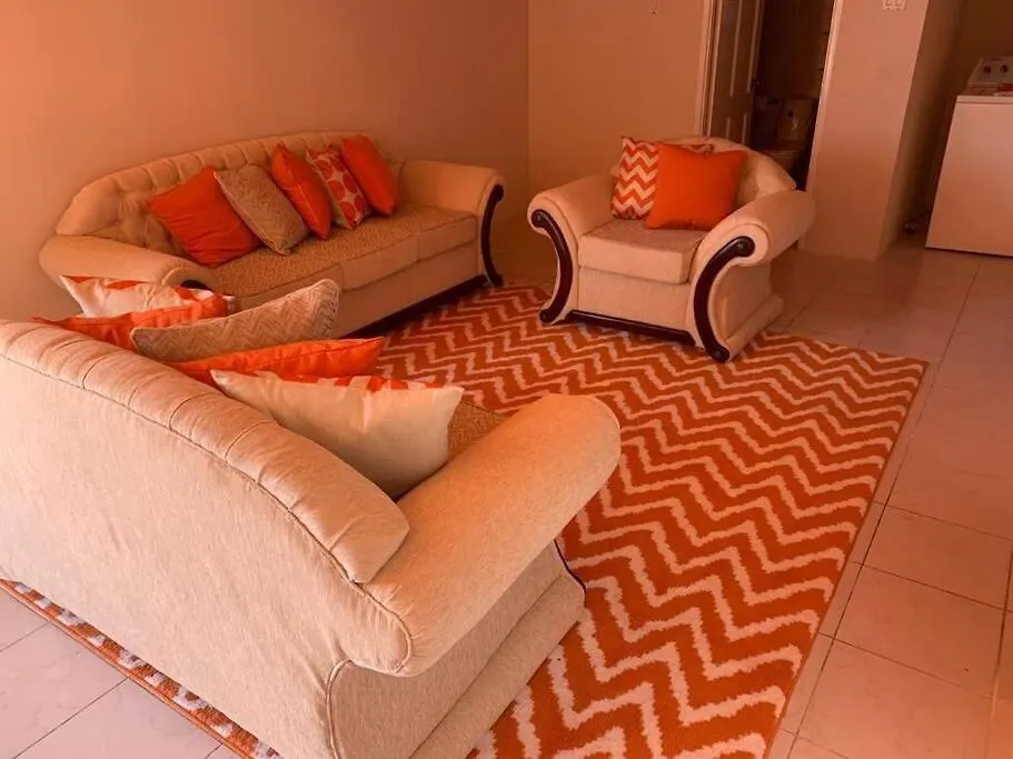 Apartamento Lovely 2 Bedroom Condo With Wifi In A Quiet Area, 7-10 Minutes Away From Both The Airport And Oistins Christ Church